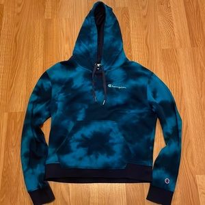 Women’s Cropped Tie-Dye Champion Hoodie